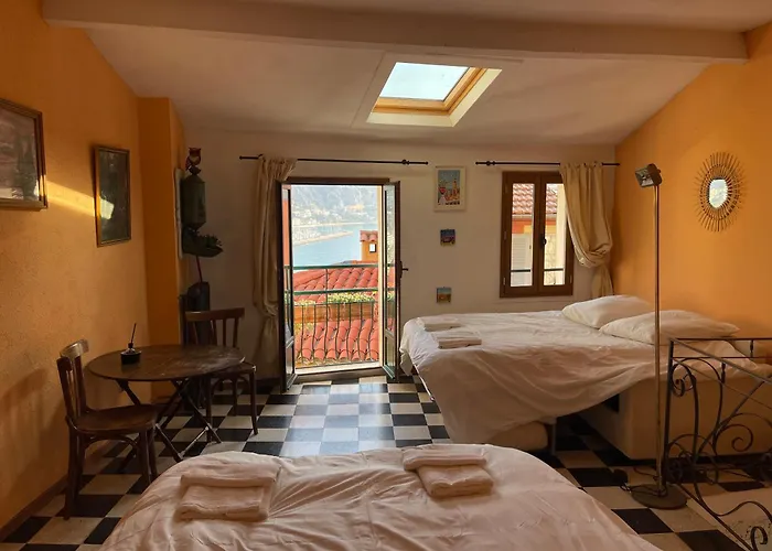 House Old Town 50m Beach&shop * Ментона