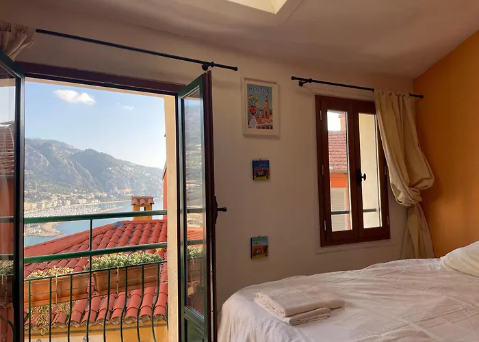 House Old Town 50m Beach&shop Ментона