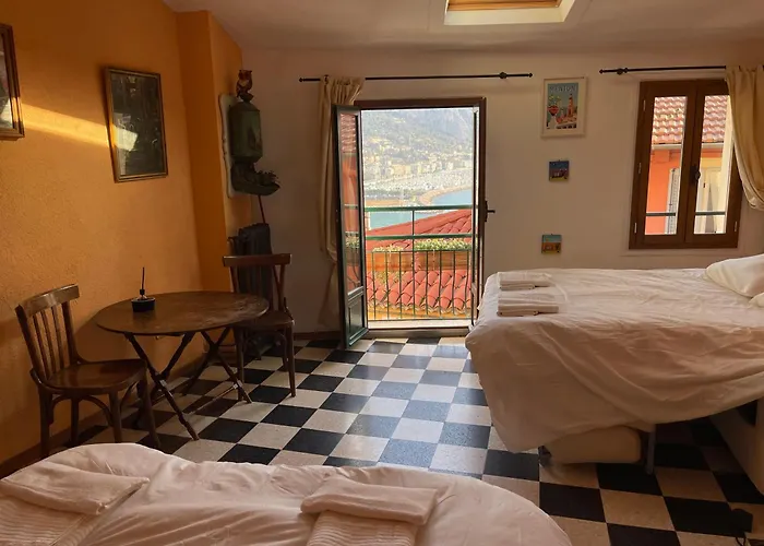 Апартаменты House Old Town 50m Beach&shop Ментона