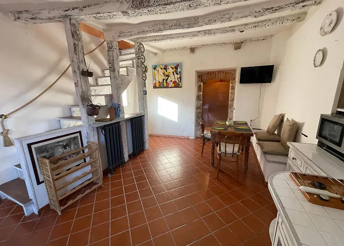 House Old Town 50m Beach&shop Ментона