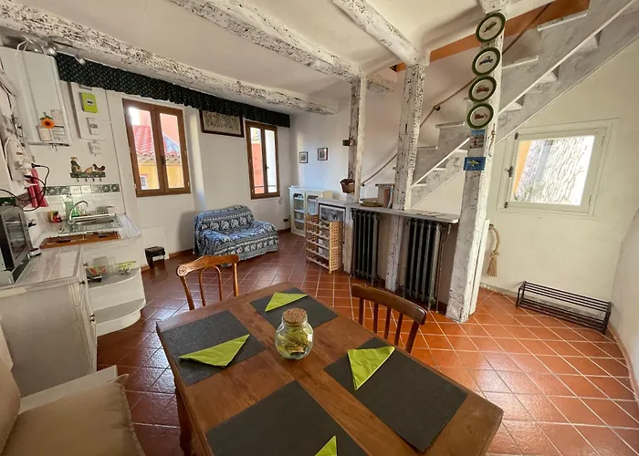 Апартаменты House Old Town 50m Beach&shop *