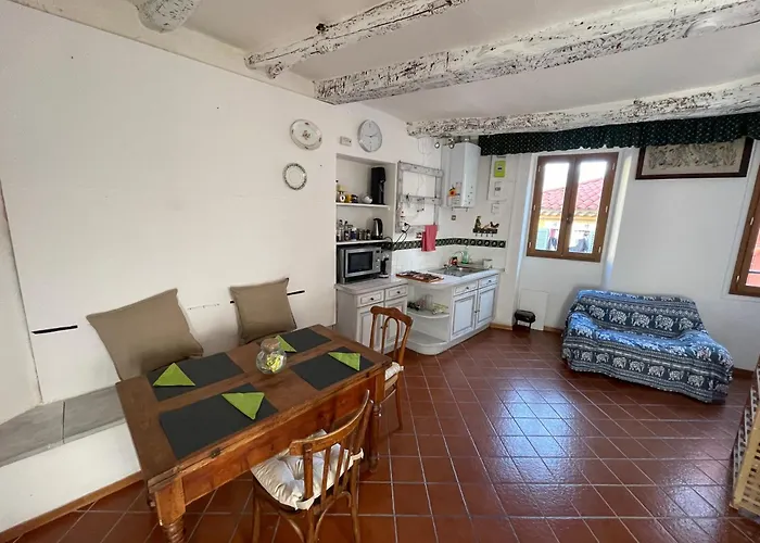 House Old Town 50m Beach&shop Апартаменты Ментона